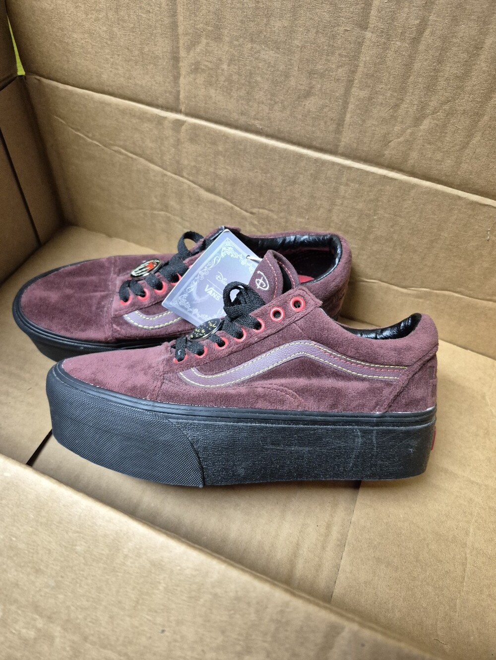 Vans Disney Snow White size M6.5/W8